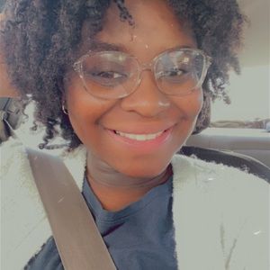 Meet your Posher, Roslyn